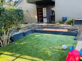 timber-garden-retaining-wall